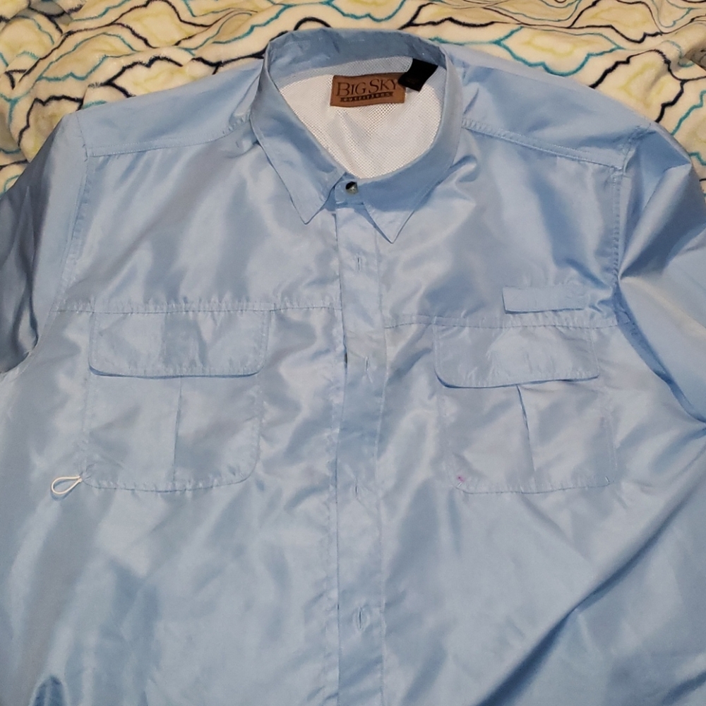 Big Sky     light blue button up shirt. size XXL